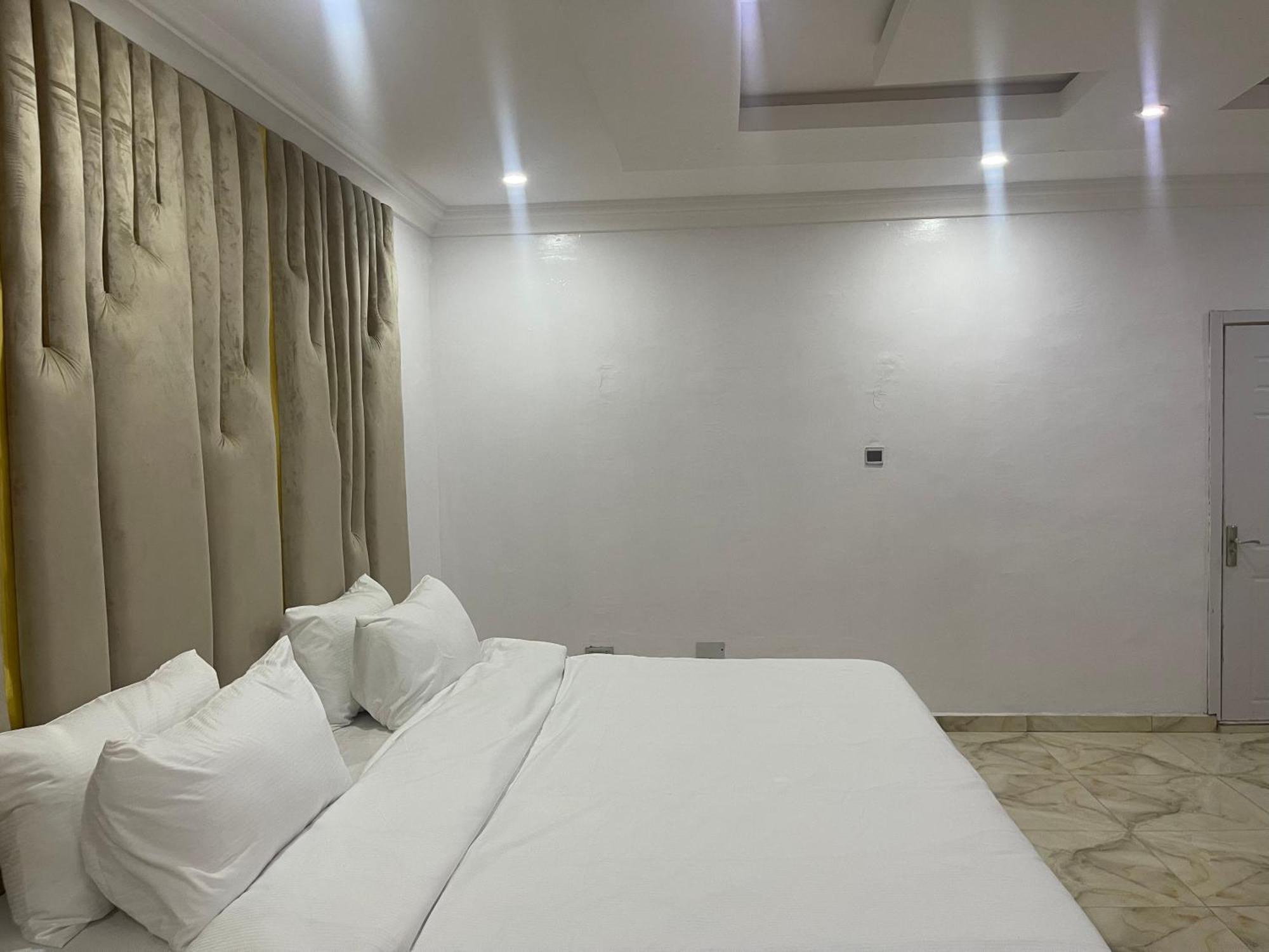 White Gold Hotel Ikeja Extérieur photo